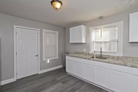 93 Bristol St, Springfield, MA 01109 photo 13