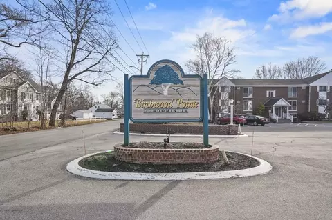 2 Birchwood Pt #201, Amesbury, MA 01913