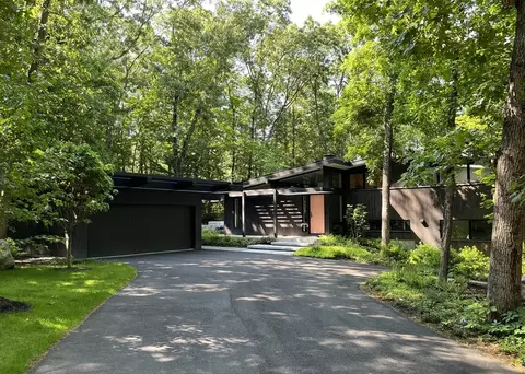 7 Trotting Horse Dr, Lexington, MA 02421