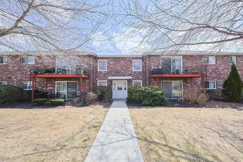 99 Fountain Ln #5, Weymouth, MA 02190