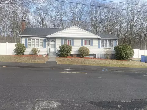 4 Skyview Rd, Randolph, MA 02368