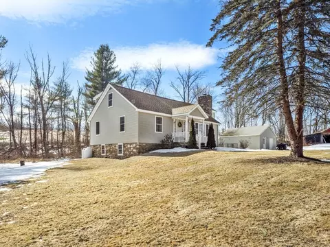 30 Dresser Hill Rd, Dudley, MA 01571