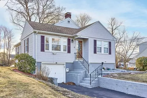 95 Draper St, Lowell, MA 01852