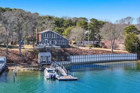 124 Ferry Rd, Falmouth, MA 02536