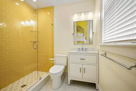 Bath - 21 Cushing Rd, Wellesley, MA 02481 photo 4 of 7