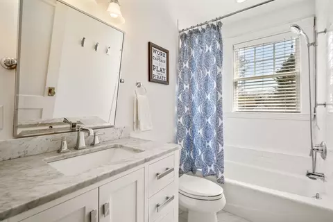 Bath - 21 Cushing Rd, Wellesley, MA 02481 photo 5 of 7