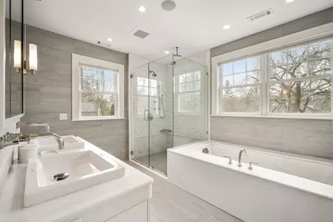Bath - 21 Cushing Rd, Wellesley, MA 02481 photo 2 of 7