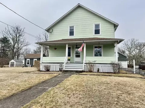 23 Hillcrest St, Dartmouth, MA 02748