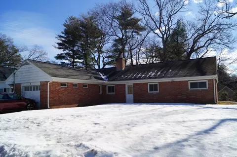 18 Druid Hill Ave, Burlington, MA 01803