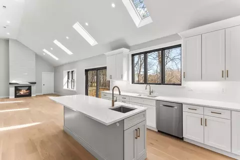 22 Casper Cir, Mashpee, MA 02649 photo 13