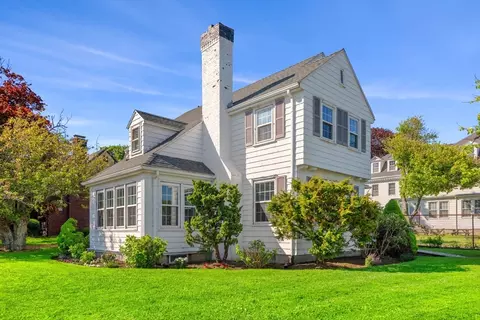67 Lynn Shore Dr, Lynn, MA 01902