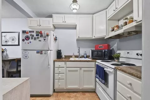 Kitchen - 976 Plain St #48, Marshfield, MA 02050 photo 1 of 2