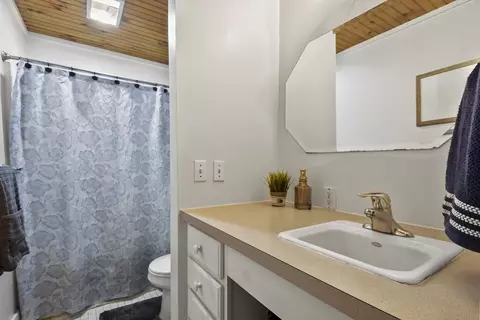 Bath - 976 Plain St #48, Marshfield, MA 02050 photo 1 of 1