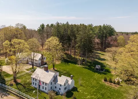 968 Bay Rd, Hamilton, MA 01982