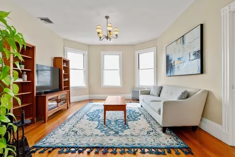 32 Adelaide #2, Jamaica Plain, MA 02130