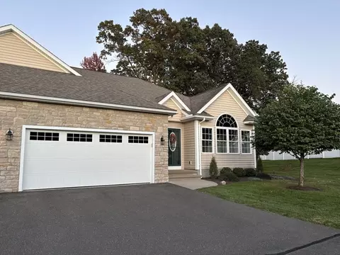 150 Stonybrook Way #150, South Hadley, MA 01075