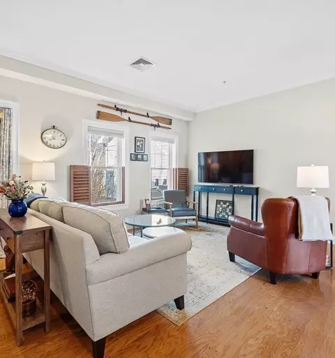 29 Summer St #16, Ipswich, MA 01938