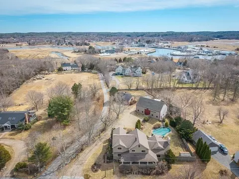 21 Spring, Essex, MA 01929