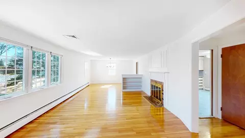 33 Gregory Rd, Wakefield, MA 01880 photo 2