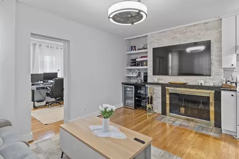 1 Belgravia Pl #4, Boston, MA 02113