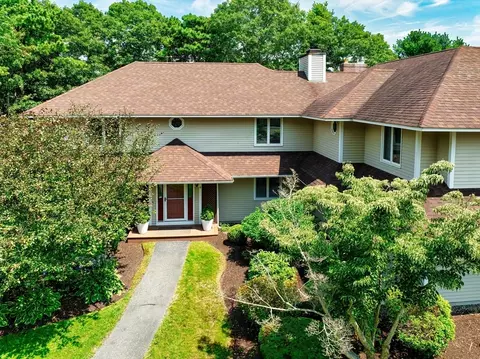 8 Bittersweet Ln #8, Bourne, MA 02532