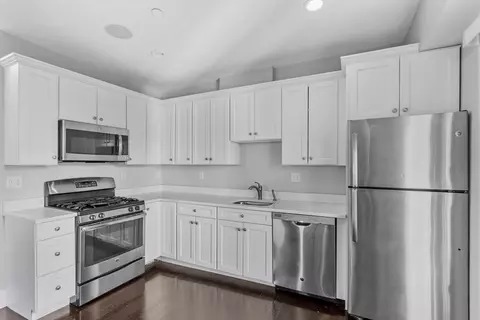 332 Ashmont St #4, Boston, MA 02124