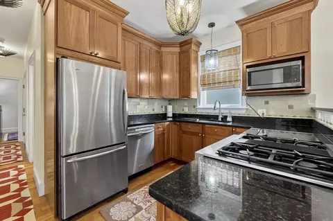 52 Plymouth St #3, Cambridge, MA 02139