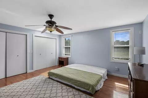 Bedroom - 294 Onset Ave, Wareham, MA 02571 photo 4 of 5