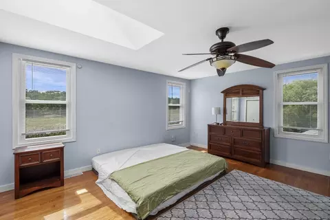 Bedroom - 294 Onset Ave, Wareham, MA 02571 photo 3 of 5