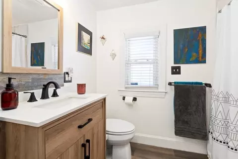 Bath - 6 Sunset Dr, Beverly, MA 01915 photo 1 of 3