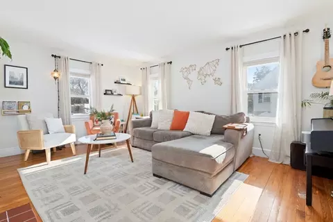 Living - 6 Sunset Dr, Beverly, MA 01915 photo 2 of 4