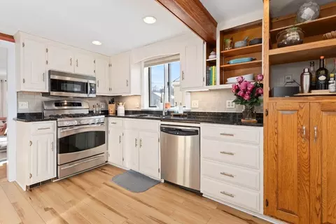 Kitchen - 6 Sunset Dr, Beverly, MA 01915 photo 2 of 5