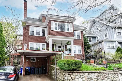 51 Wallingford Rd, Brighton, MA 02135