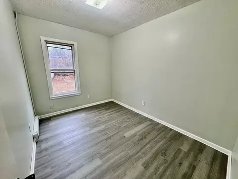 Bedroom - 28 Randall Pl, Springfield, MA 01108 photo 2 of 3