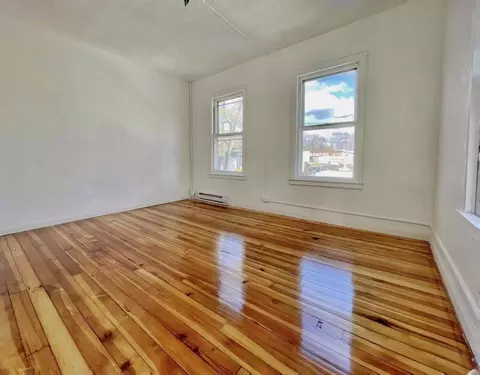 Living - 28 Randall Pl, Springfield, MA 01108 photo 2 of 2