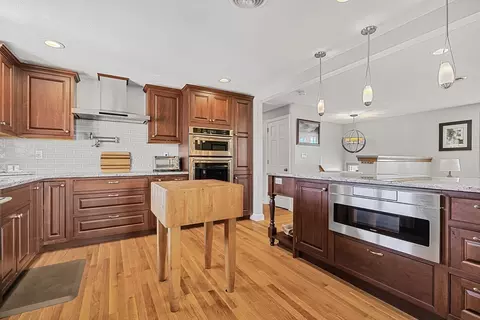 206 Burroughs Rd, Braintree, MA 02184 photo 2