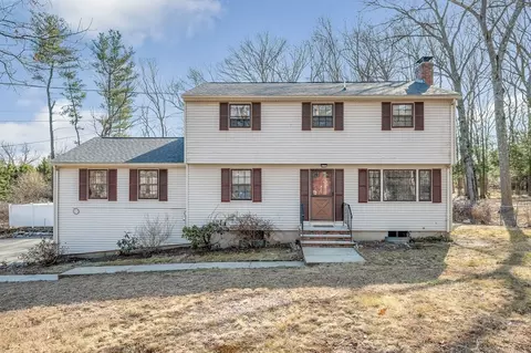 565 Elm St, Concord, MA 01742