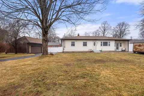 4 Belli Dr, Wilbraham, MA 01095