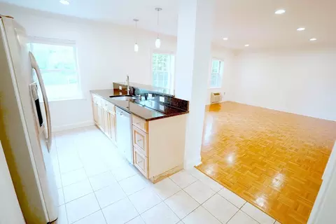 27 Commonwealth Ave #3, Chestnut Hill, MA 02467