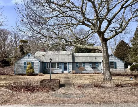 51 Ocean Ave, Yarmouth, MA 02664