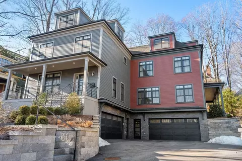 21 Ripley St #21, Newton, MA 02459