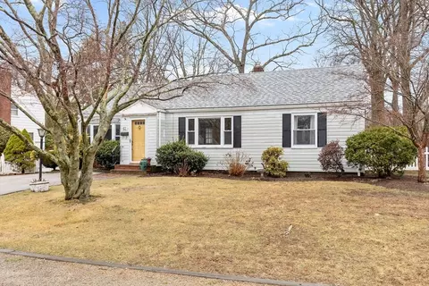 62 Worthen Ave, Weymouth, MA 02188