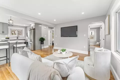 4 Washington Dr, Randolph, MA 02368