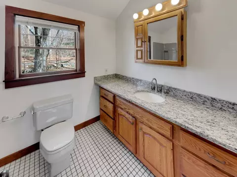 60 Pine Ave, Cherry Valley, MA 01611 photo 7