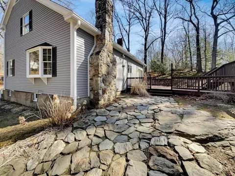 60 Pine Ave, Cherry Valley, MA 01611 photo 8