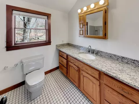 60 Pine Ave, Cherry Valley, MA 01611 photo 17