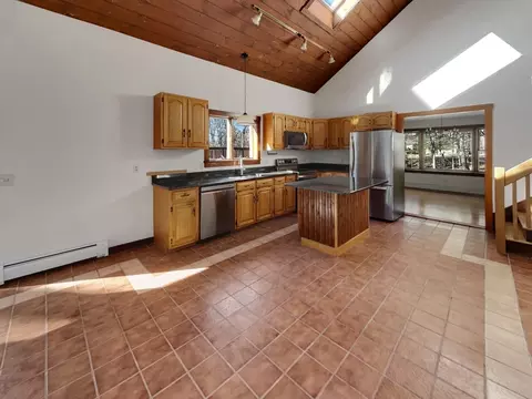 60 Pine Ave, Cherry Valley, MA 01611 photo 10