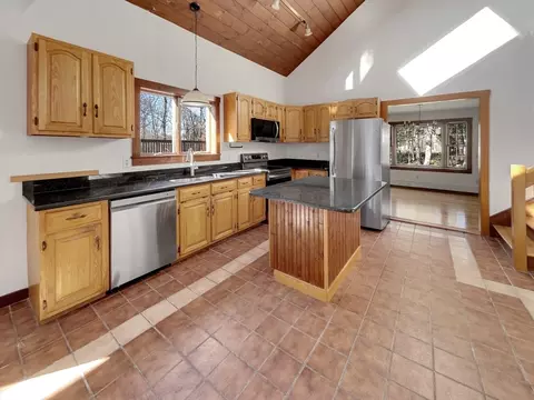60 Pine Ave, Cherry Valley, MA 01611 photo 9