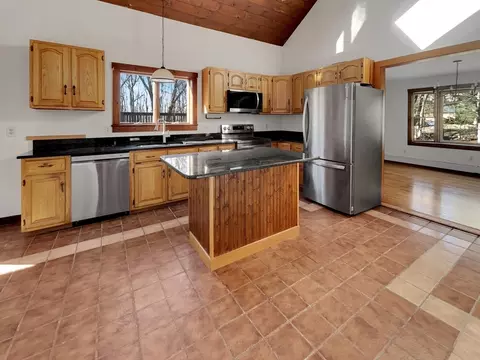 60 Pine Ave, Cherry Valley, MA 01611 photo 6