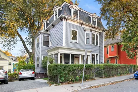 69 Walnut St, Somerville, MA 02143